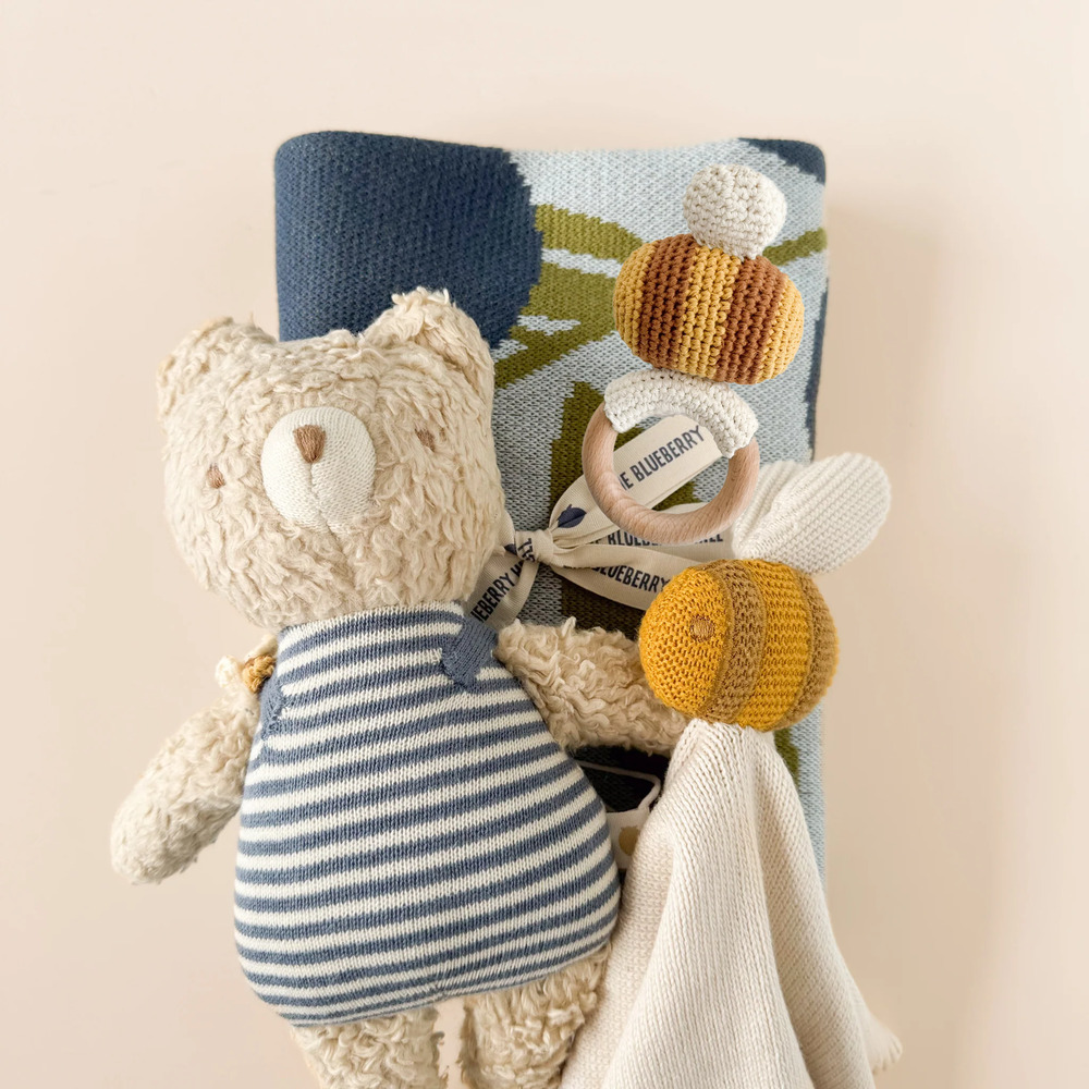 THE BLUEBERRY HILL Blueberry Bear Bee Gift Set - Picture 5 of 13